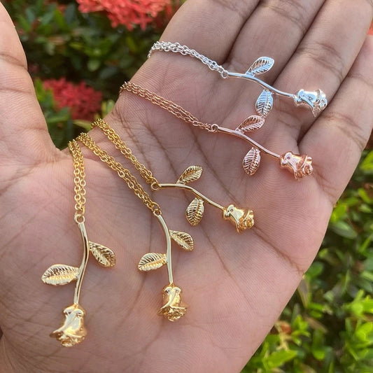 Colar Rosa d'Amor - Prateado