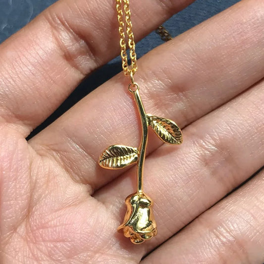 Colar Rosa d'Amor - Dourado