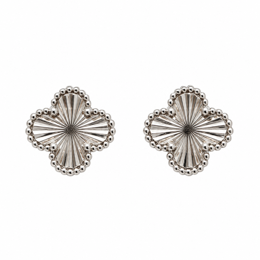 Brincos Shiny Silver Clover Mini