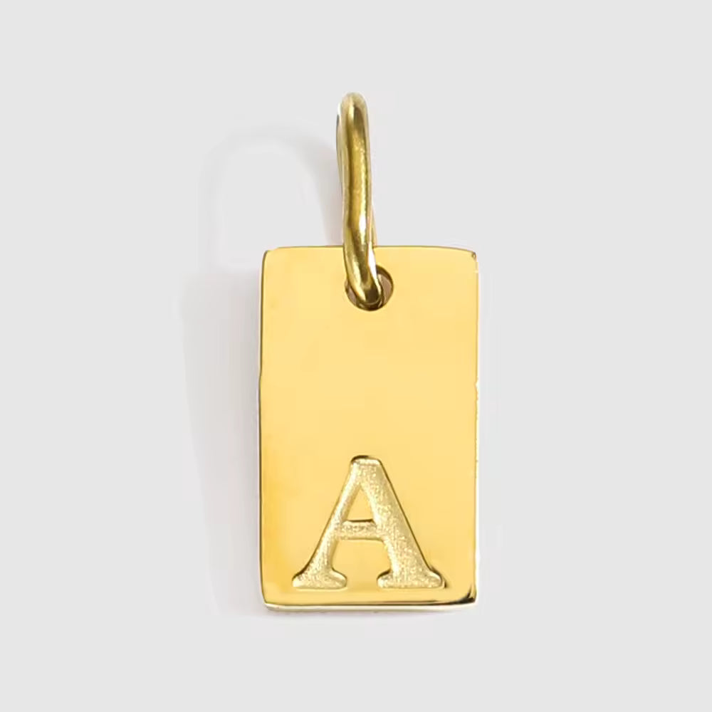 Pendente Engraved Letter