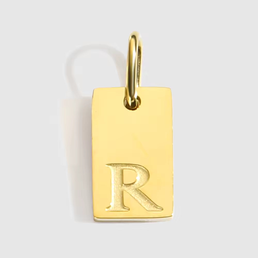 Pendente Engraved Letter