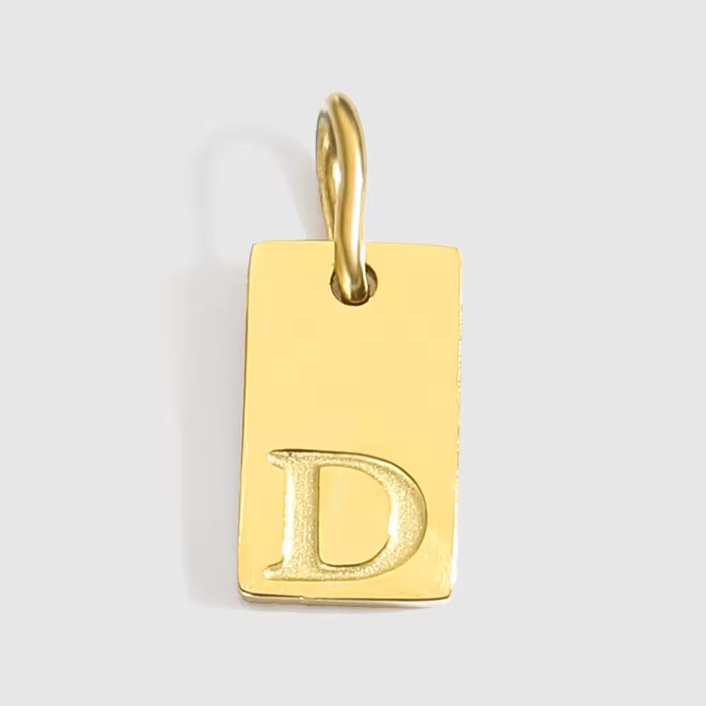 Pendente Engraved Letter