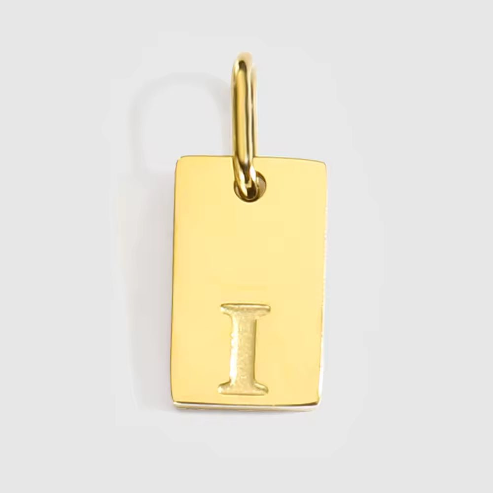 Pendente Engraved Letter